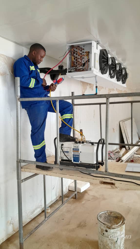 Breeze Empire Tech technician commissioning a cold room evaporator unit